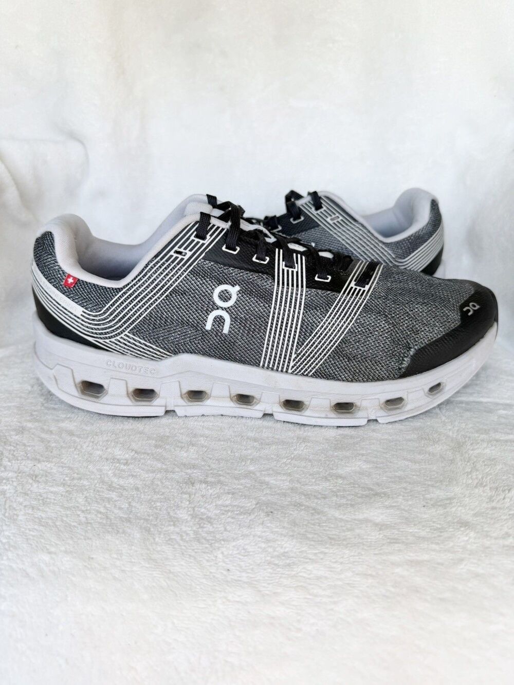 On Cloud Shoes Mens Size 10.5 Swiss Engineering CloudGo Running Sneaker black